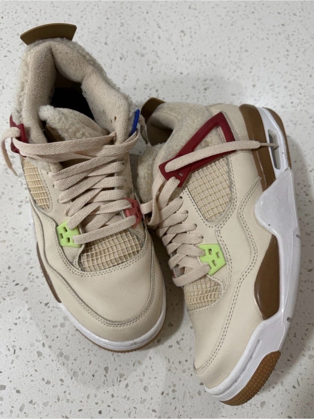 Youth Cream Lifestyle Sneakers with Multicolor Accents size 7y